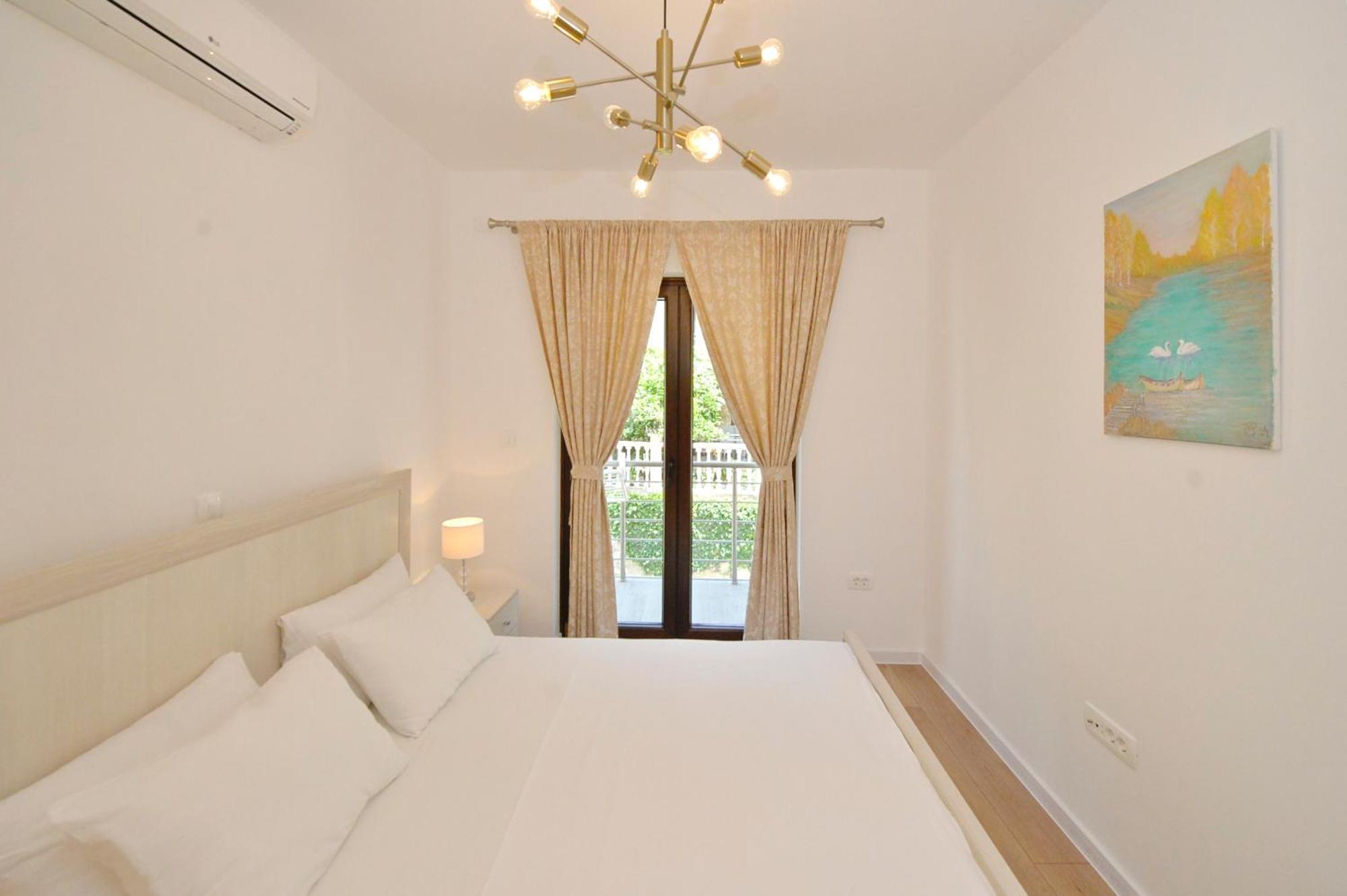 Pearl Shell Apartments Котор Екстер'єр фото