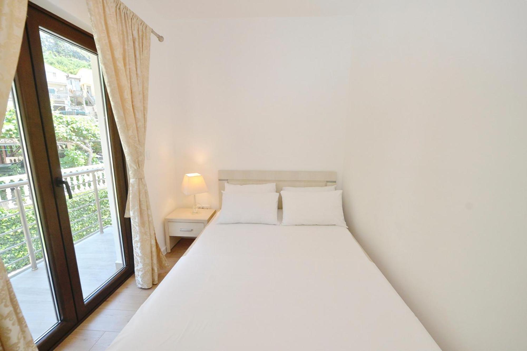 Pearl Shell Apartments Котор Екстер'єр фото