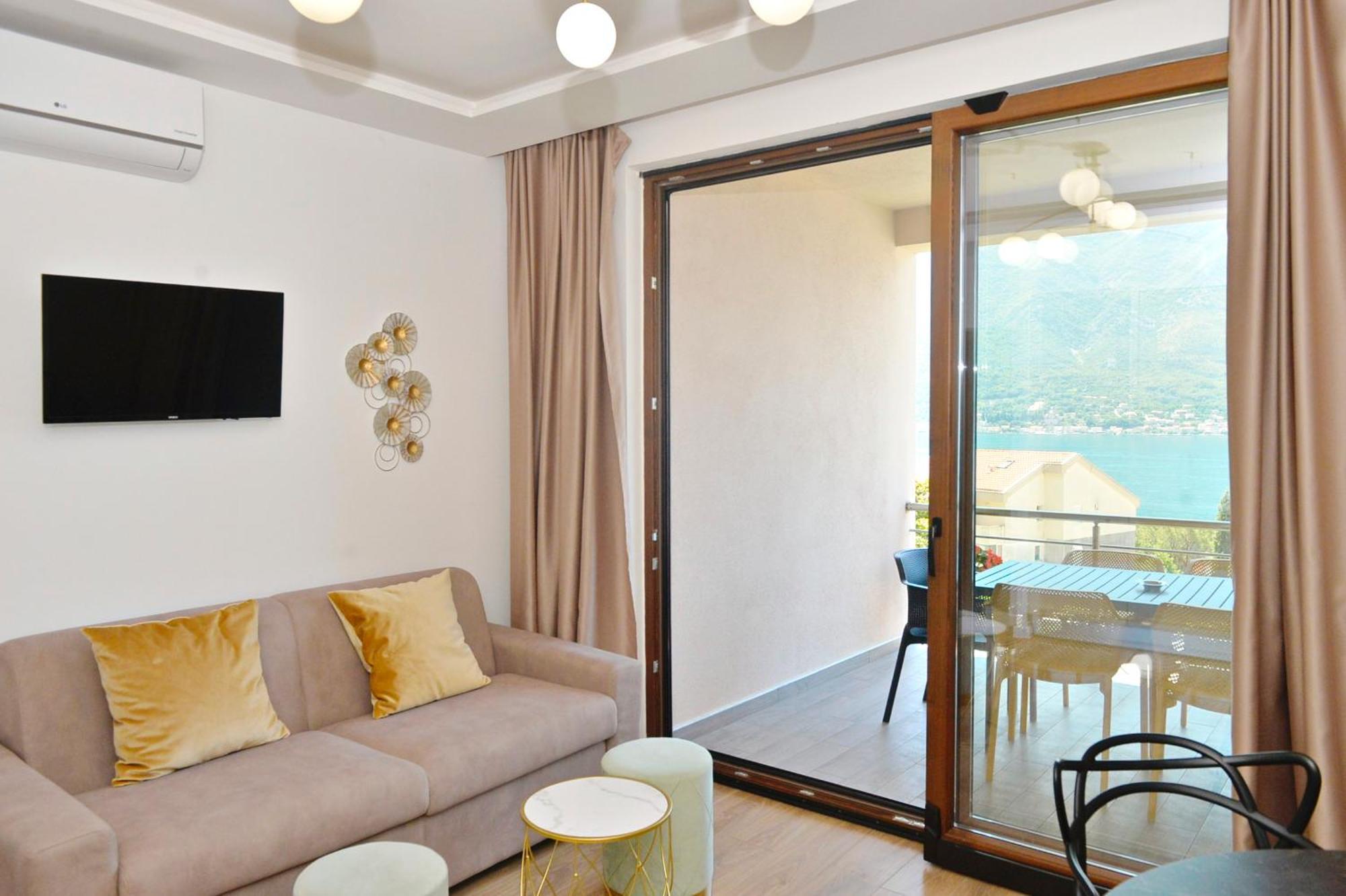 Pearl Shell Apartments Котор Екстер'єр фото