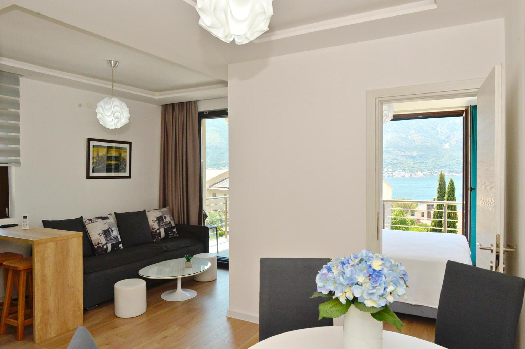 Pearl Shell Apartments Котор Екстер'єр фото