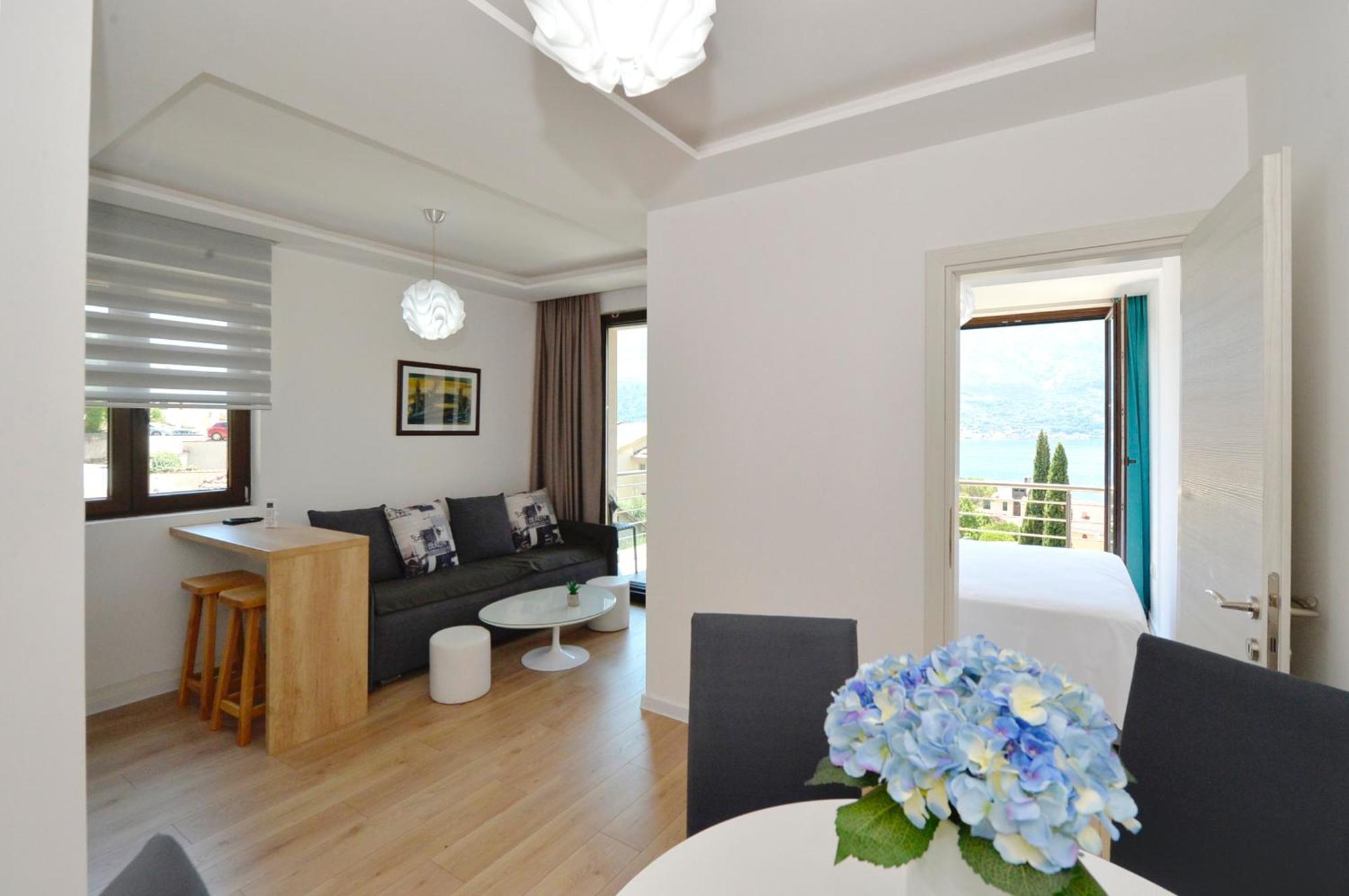 Pearl Shell Apartments Котор Екстер'єр фото