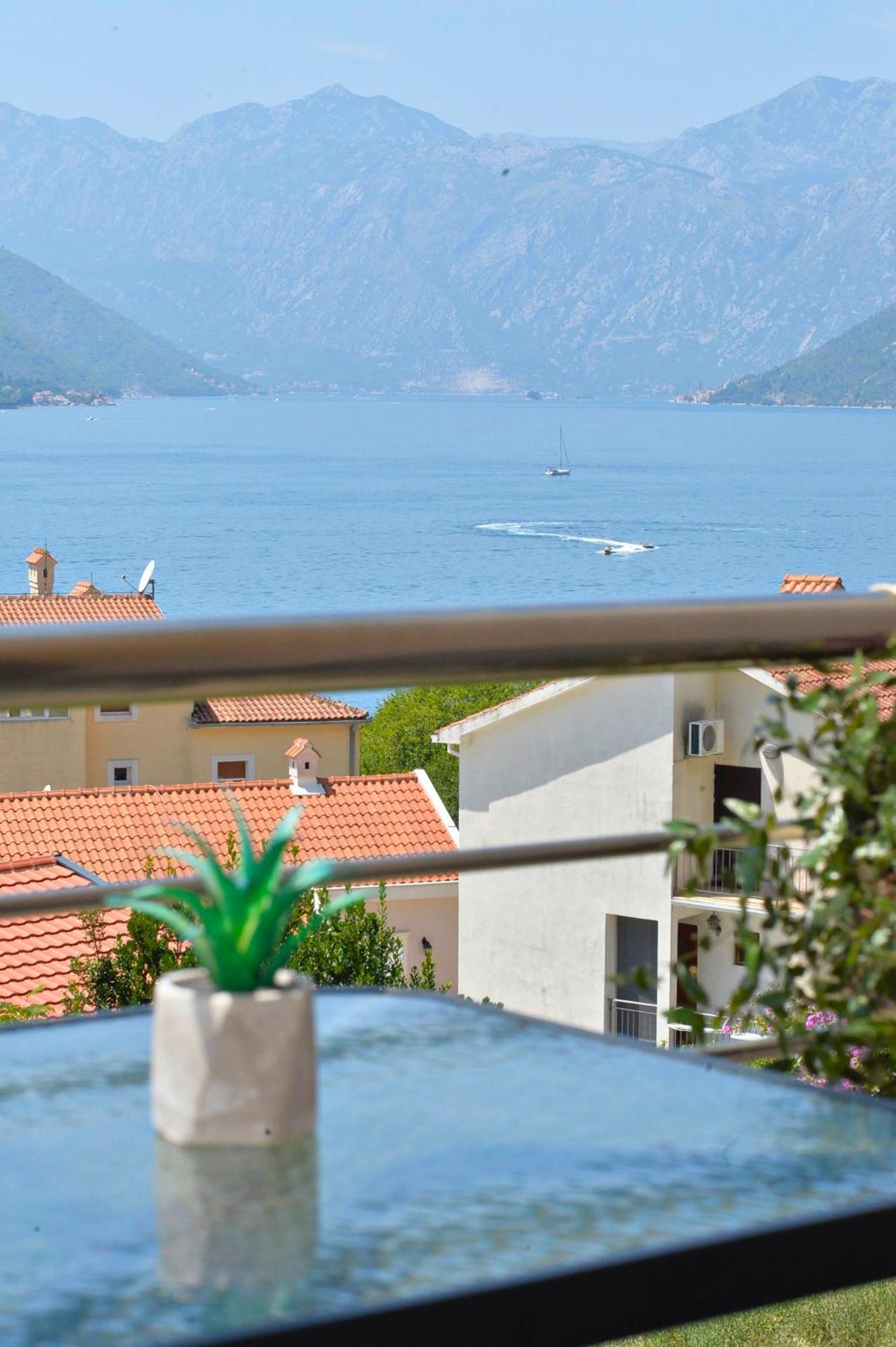 Pearl Shell Apartments Котор Екстер'єр фото